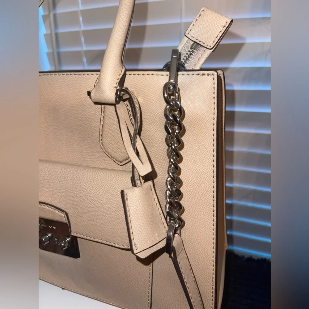 Michael Kors BRIDGETTE LEATHER‎ CROSSBODY BAG - Picture 5 of 16
